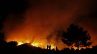 Požár pohltil antické ruiny v lokalitě Assos u tureckého průlivu Dardanely