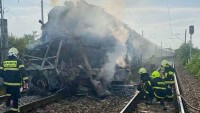 Vlak, který narazil na jihu Slovenska do autobusu, jel po uzavřené koleji