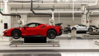 Ferrari nabízí majitelům hybridů skvělý obchod: Plaťte nám 176 tisíc ročně a po 8 letech nebudete muset platit za novou baterii