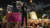 Desetitisíce lidí v Izraeli znovu vyšly do ulic. Protestují proti Netanjahuovi