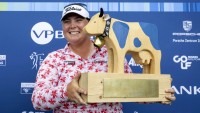 England's Hewson wins Swiss Open after dramatic play-off