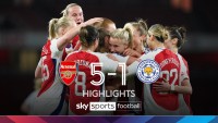 Arsenal close gap on leaders Chelsea with Leicester rout