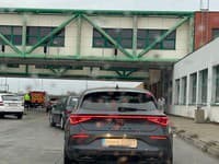 Poľsko obmedzilo vjazd vozidiel pre hrozbu šírenia SLAK: Výnimka platí pre tri priechody