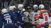 Kanonádu v Brně řídili Ilomäki a Mandát. Kometa vyhrála 7:4 a finále srovnala