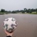 OBRAZEM: Nevídané. Z fotbalového hřiště v Opatovicích se stala dravá řeka
