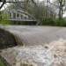 Po víkendových bouřkách se v povodí Moravy drží voda. Pokud přijdou další deště, hrozí povodně