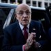Bývalý starosta New Yorku Giuliani přišel o právnickou licenci. Lhal, že Trumpovi ukradli volby